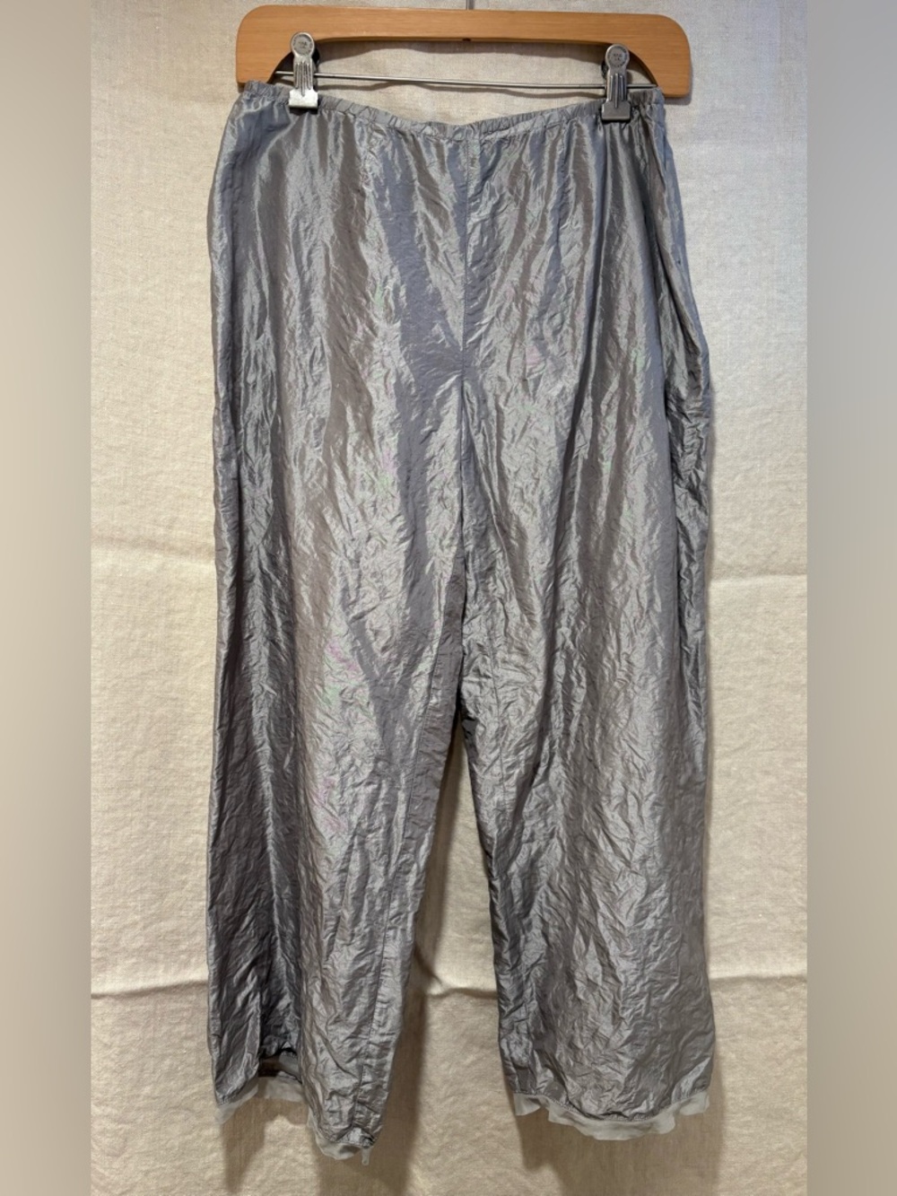 EILEEN FISHER crinkled silk cropped pants, S